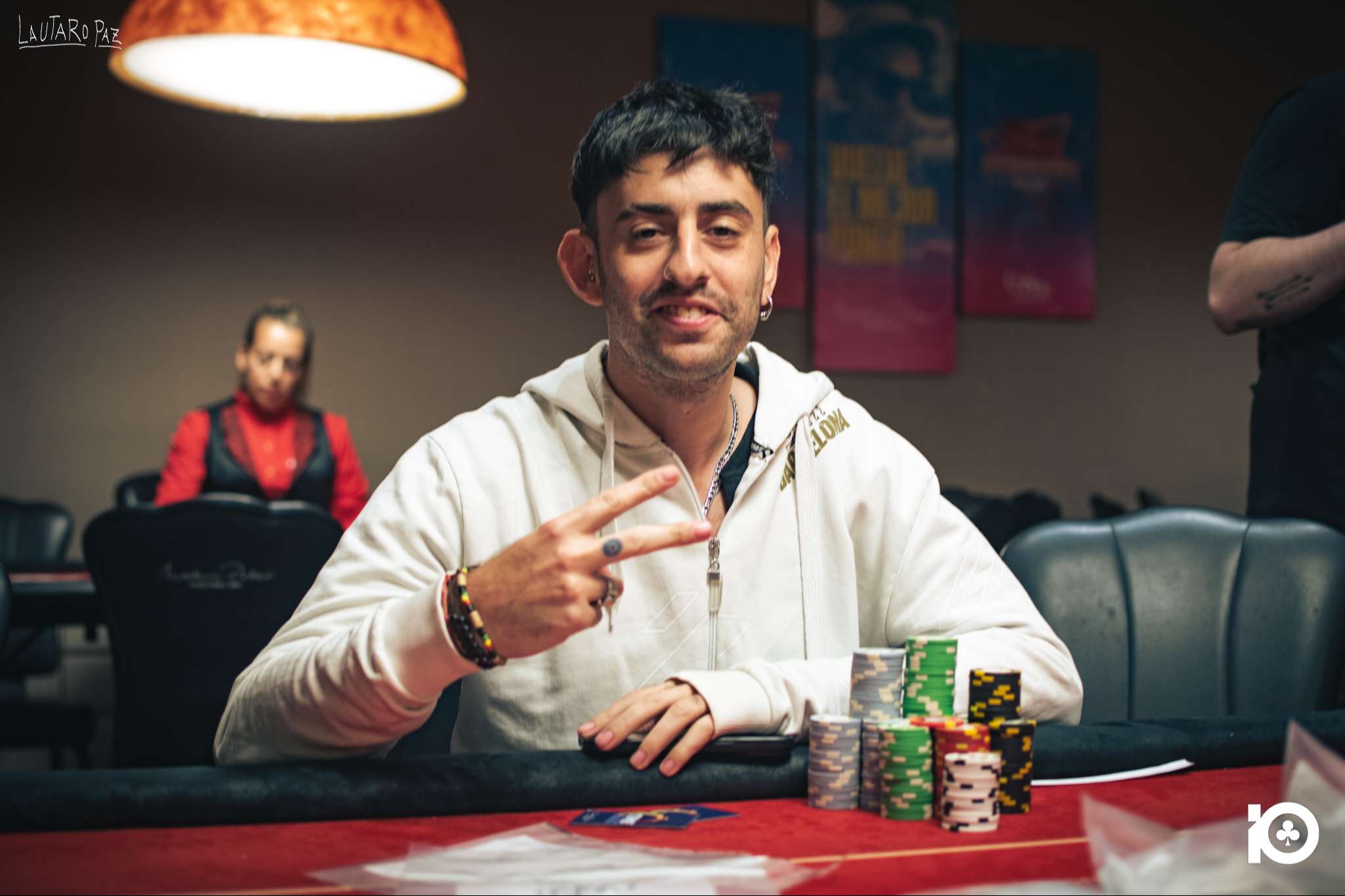 Cómo registrarse y empezar a jugar en Poker10 en vivo paso a paso